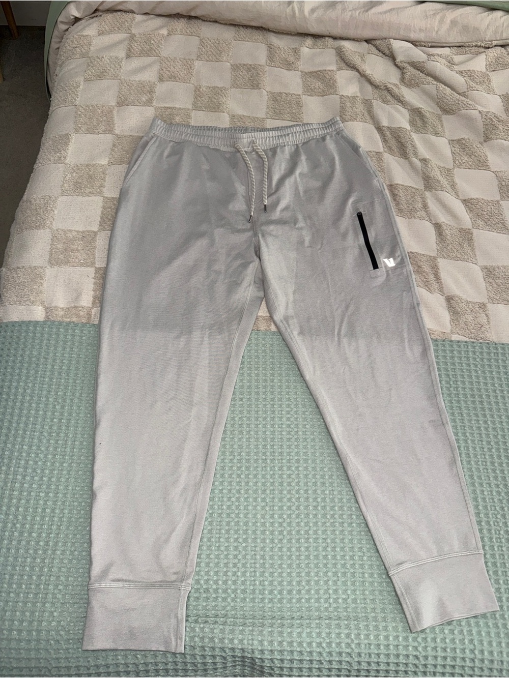 NWOT Vuori Sunday Performance Joggers size XL